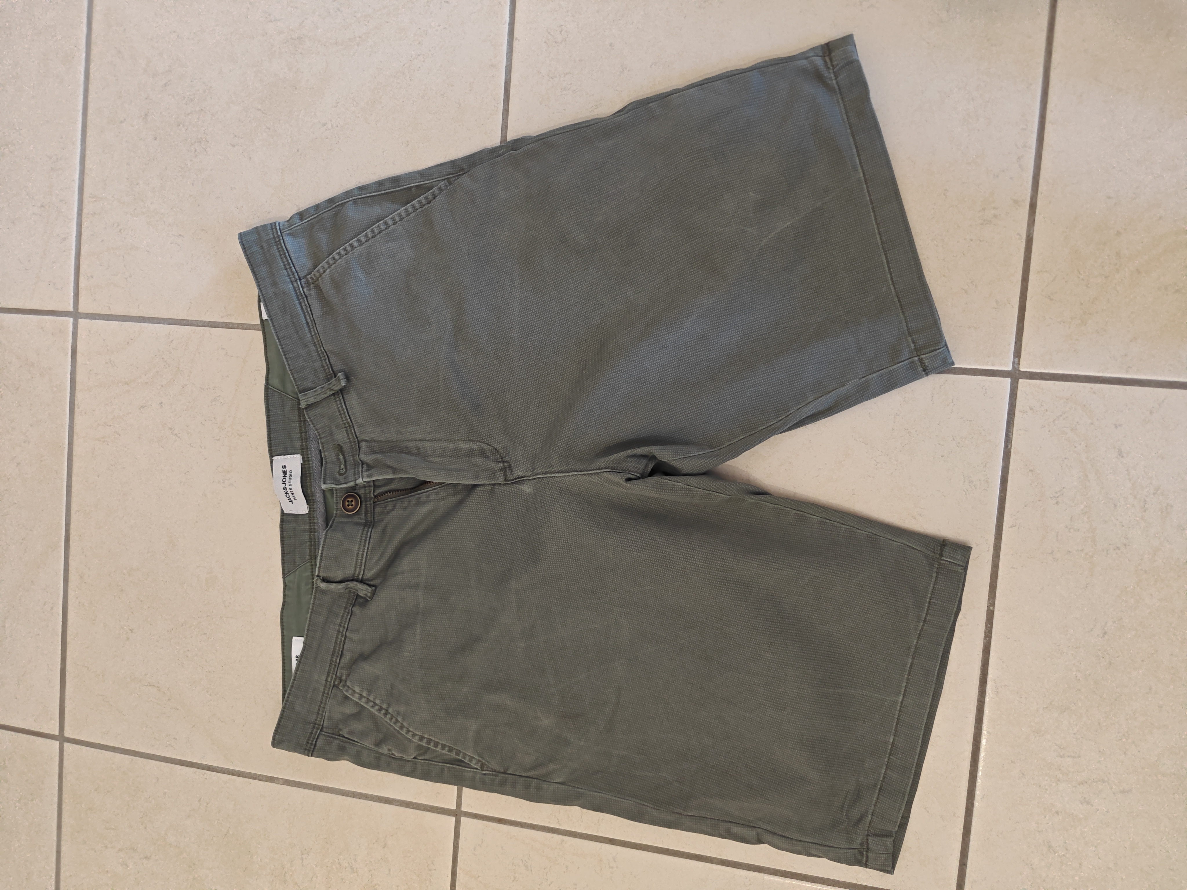 Short chino olive